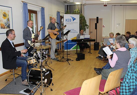 Lieder-Tankstelle "LEBEN"