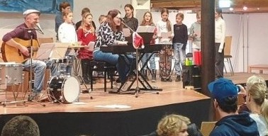 Familienveranstaltung "Weihnachtssingen und Instrumentenbau"